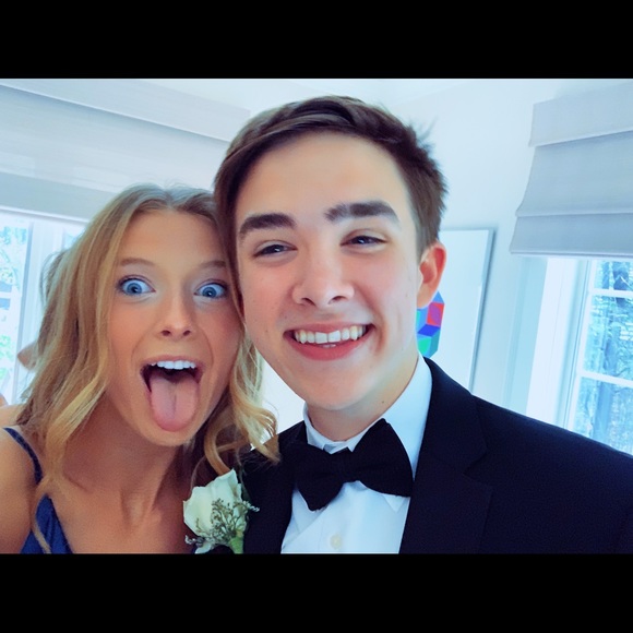 Meet your Posher, Megan - Picture 3 of 5